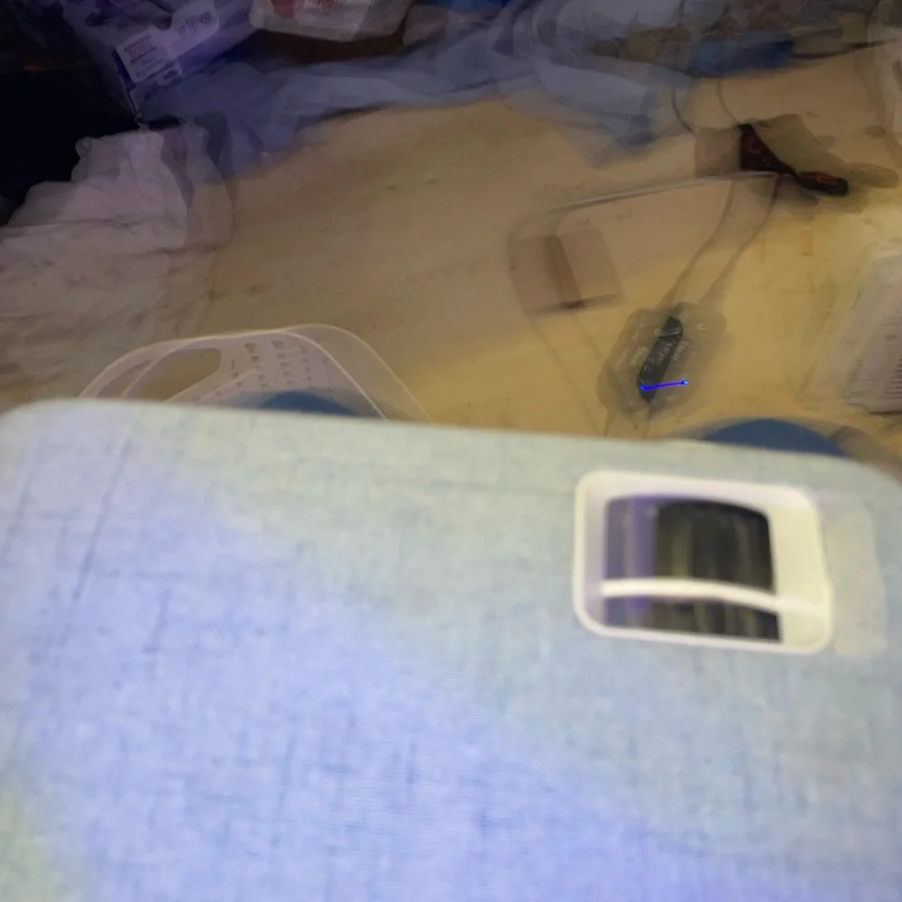 Compact Blue Projector - Picture 3 of 7